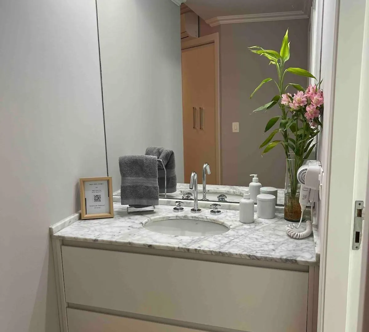 Apartamento 2 Quartos Proximo A Av Paulista E Metro Bc02 Sao Paulo Apartment